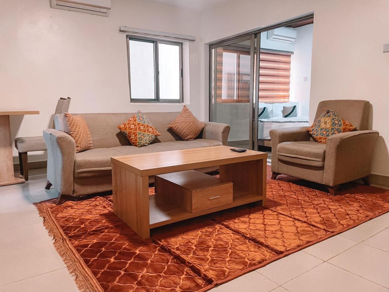 Sky Suites East Legon Аккра Экстерьер фото