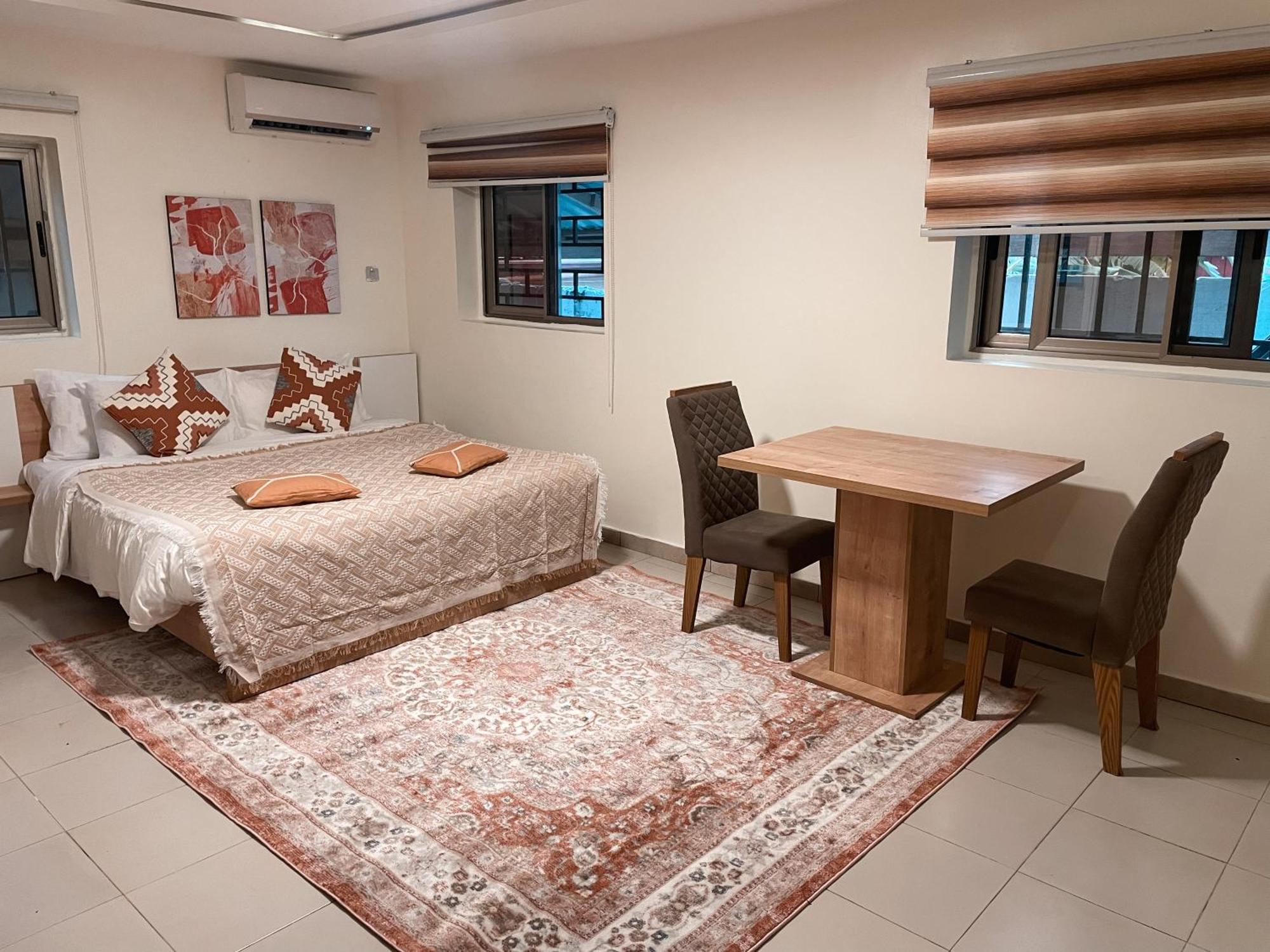 Sky Suites East Legon Аккра Экстерьер фото